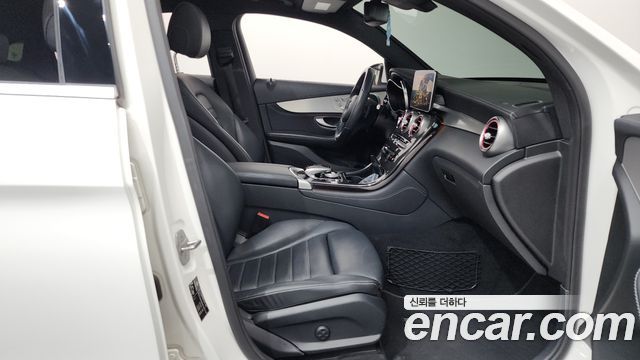 Mercedes-Benz GLC-Class 2017 — photo 11