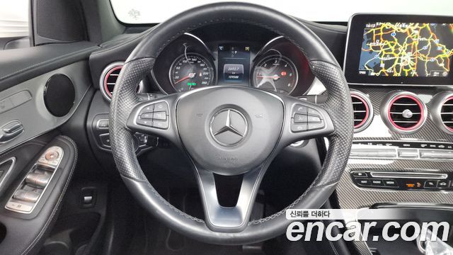 Mercedes-Benz GLC-Class 2017 — photo 14