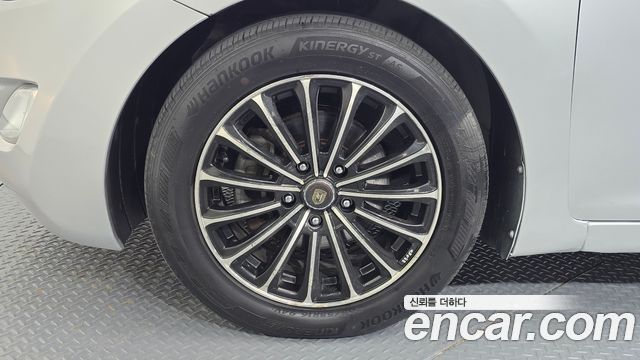 Hyundai AVANTE 2013 — photo 5