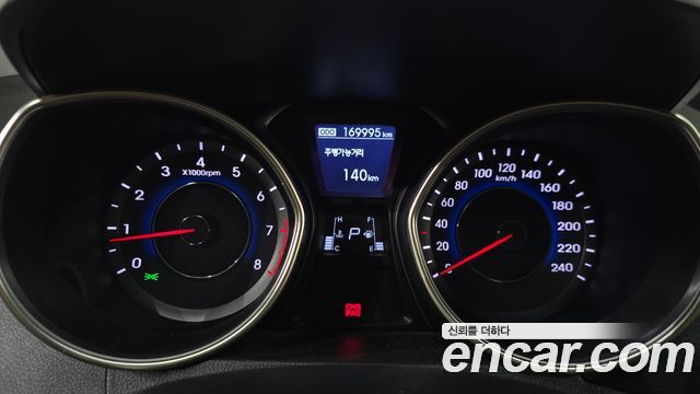 Hyundai AVANTE 2013 — photo 8