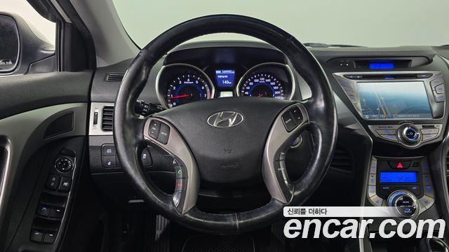 Hyundai AVANTE 2013 — photo 13