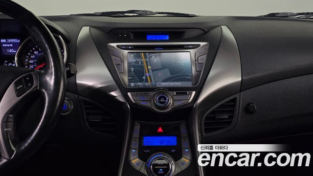 Hyundai AVANTE 2013 — photo 14