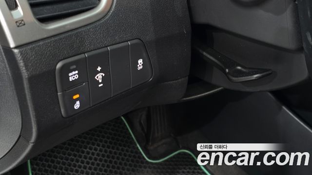 Hyundai AVANTE 2013 — photo 16