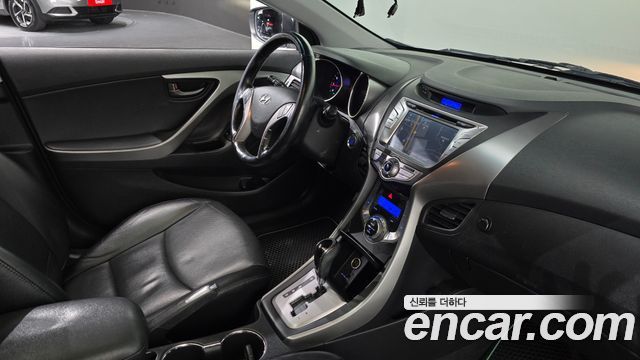 Hyundai AVANTE 2013 — photo 19