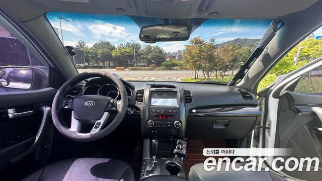 Kia Sorento 2012 — photo 8