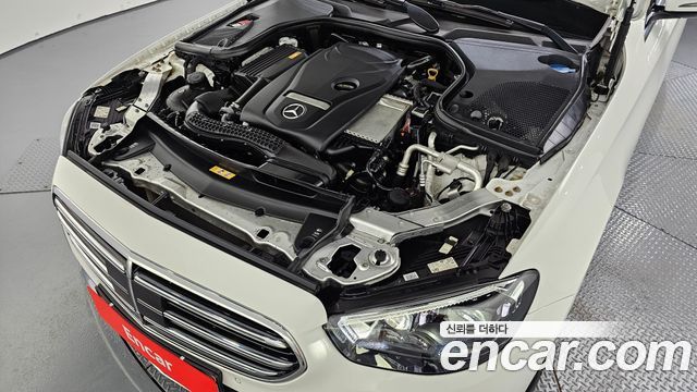 Mercedes-Benz E-Class 2021 — photo 6