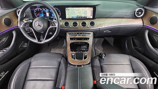 Mercedes-Benz E-Class 2021 — photo 10