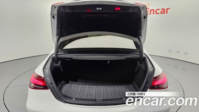 Mercedes-Benz E-Class 2021 — photo 23