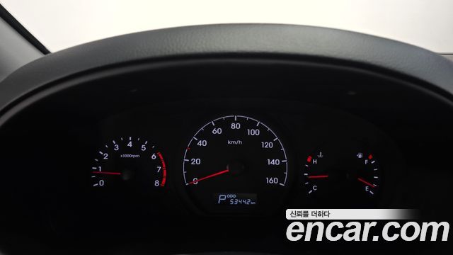 Hyundai Starex 2019 — photo 11