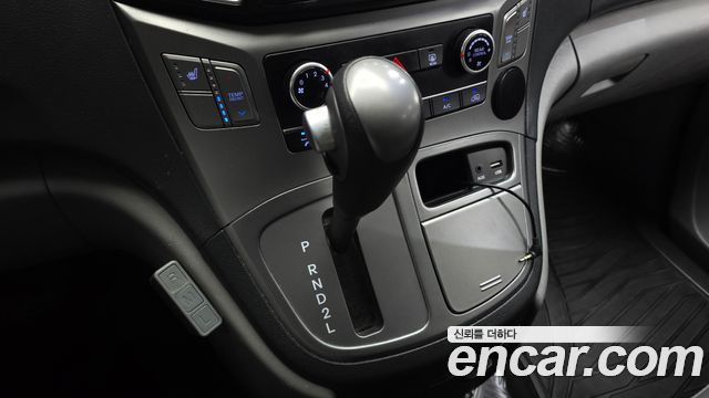 Hyundai Starex 2019 — photo 12
