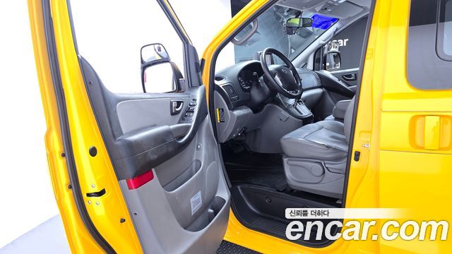 Hyundai Starex 2019 — photo 13