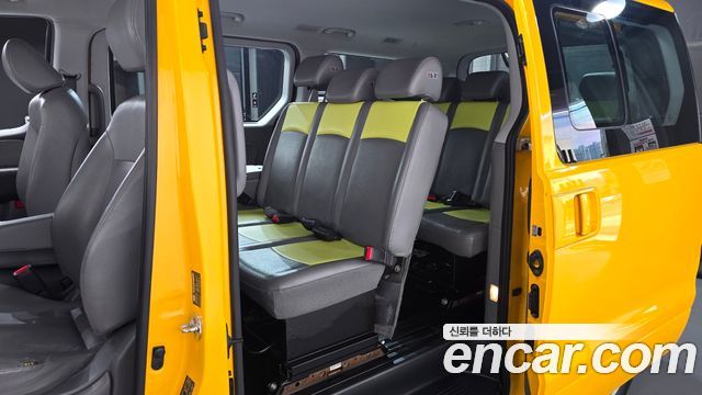 Hyundai Starex 2019 — photo 17