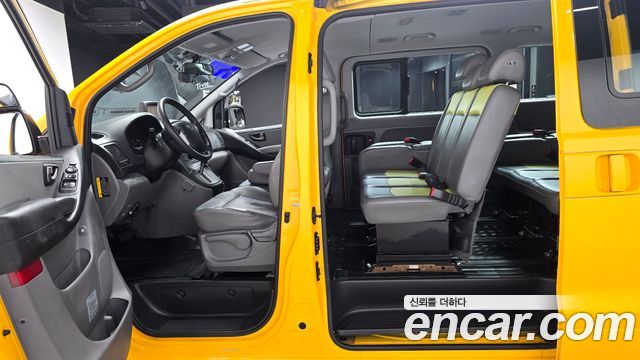 Hyundai Starex 2019 — photo 18
