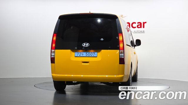 Hyundai Staria 2027 — photo 4