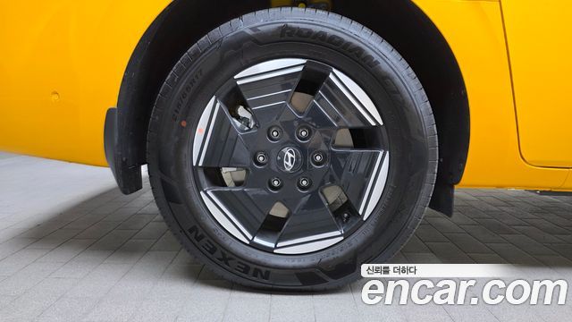 Hyundai Staria 2027 — photo 5