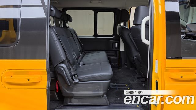 Hyundai Staria 2027 — photo 17