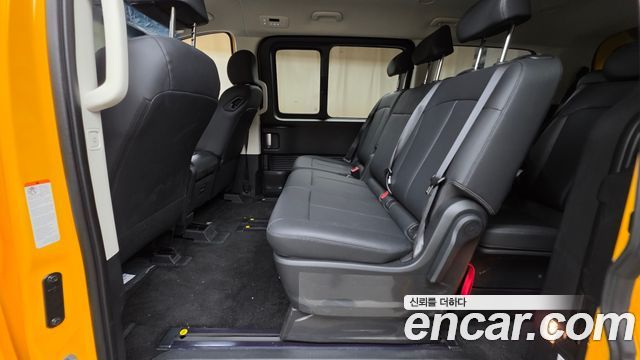 Hyundai Staria 2027 — photo 18