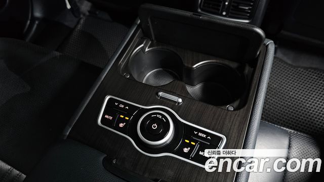 Kia K7 2012 — photo 24