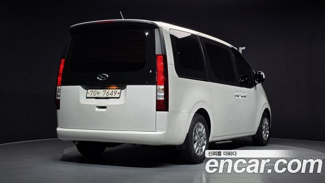 Hyundai Staria 2022 — photo 2
