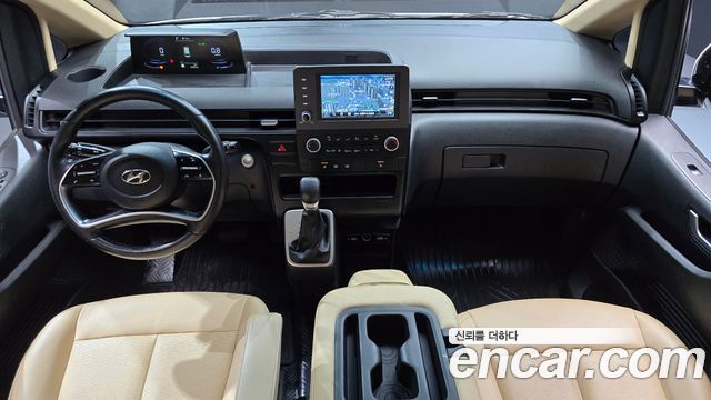 Hyundai Staria 2022 — photo 8