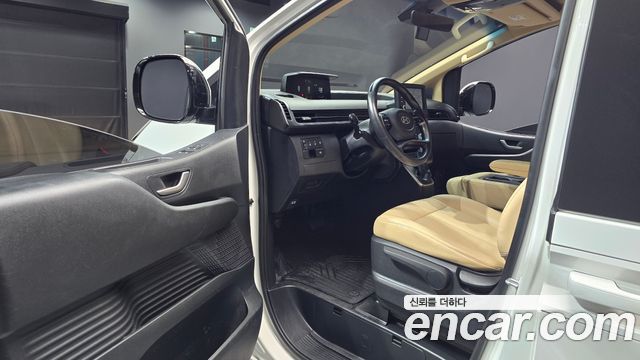 Hyundai Staria 2022 — photo 11