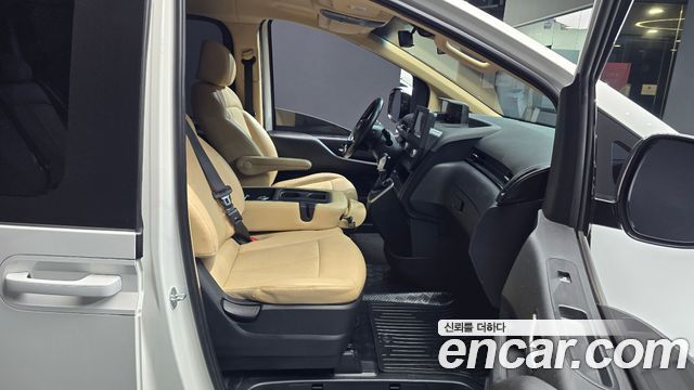 Hyundai Staria 2022 — photo 12