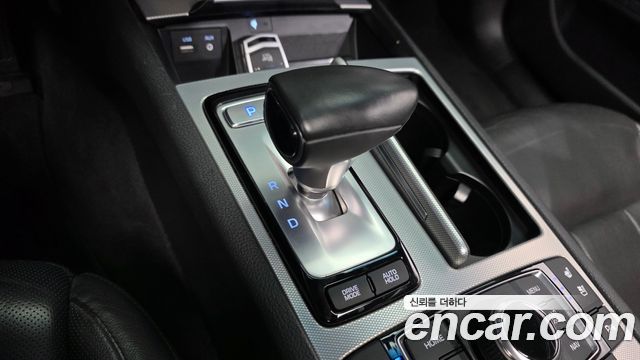 Genesis G80 2017 — photo 12