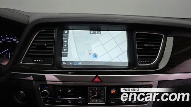 Genesis G80 2017 — photo 20