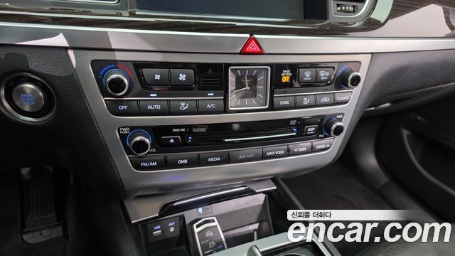 Genesis G80 2017 — photo 22