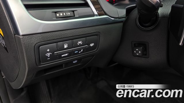 Genesis G80 2017 — photo 23