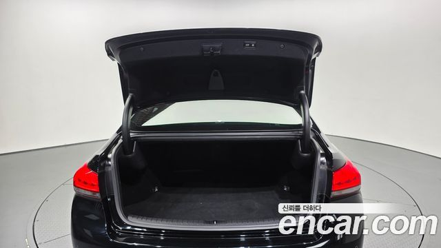 Genesis G80 2017 — photo 26