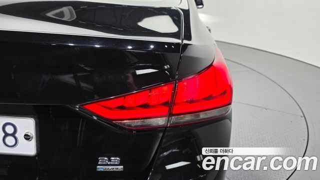 Genesis G80 2017 — photo 9