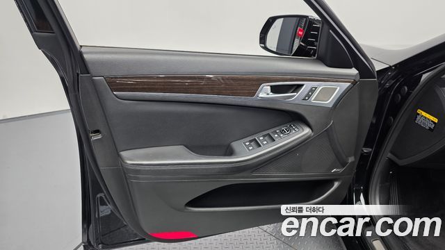 Genesis G80 2017 — photo 14
