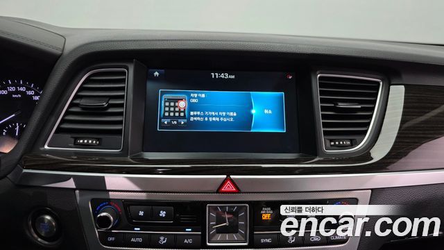 Genesis G80 2017 — photo 27