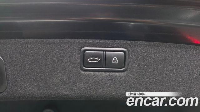 Genesis G80 2017 — photo 34