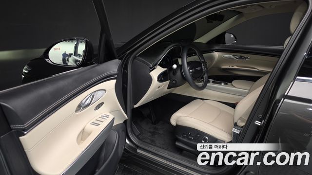 Genesis GV70 2023 — photo 10