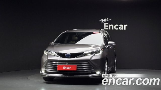 Toyota Sienna 2021 — photo 3