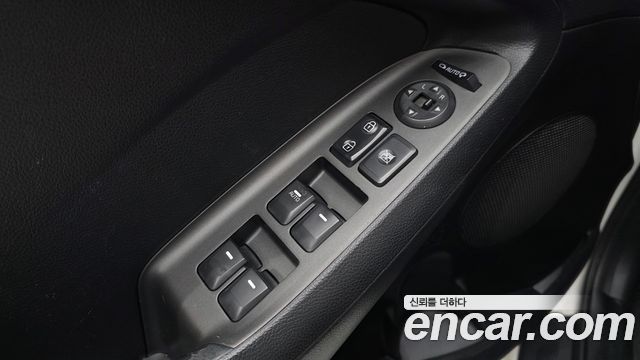 Kia K3 2015 — photo 12