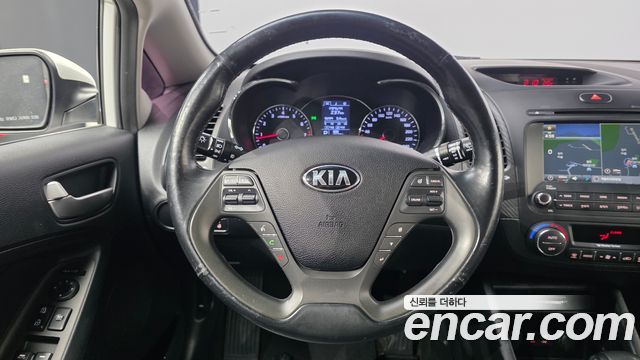 Kia K3 2015 — photo 15