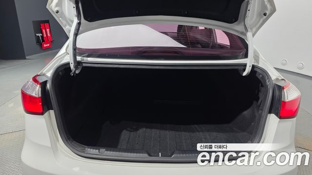 Kia K3 2015 — photo 20
