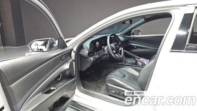 Hyundai AVANTE 2022 — photo 13