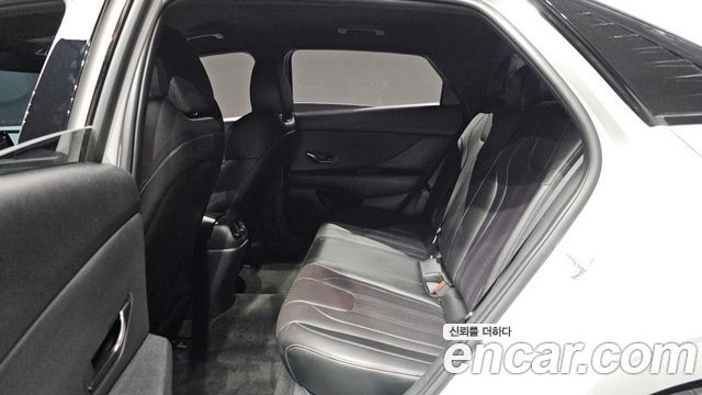 Hyundai AVANTE 2022 — photo 16