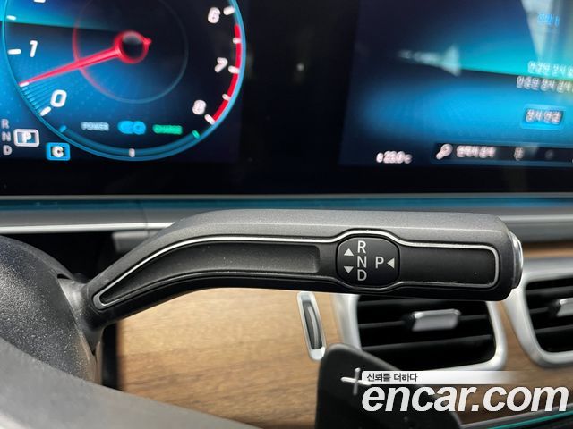 Mercedes-Benz GLE-Class 2020 — photo 9
