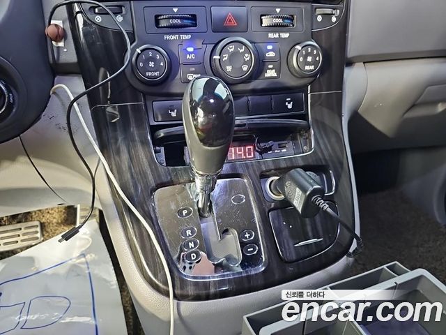 Kia Canival 2013 — photo 8