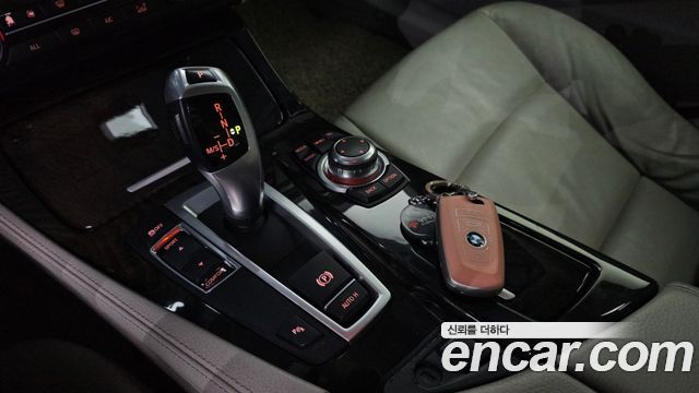BMW 5-Series 2013 — photo 12