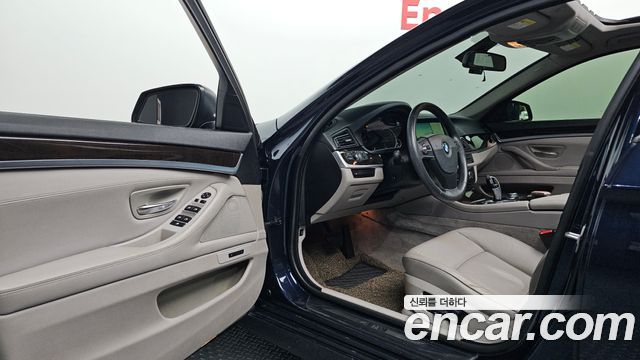 BMW 5-Series 2013 — photo 13