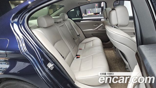 BMW 5-Series 2013 — photo 17