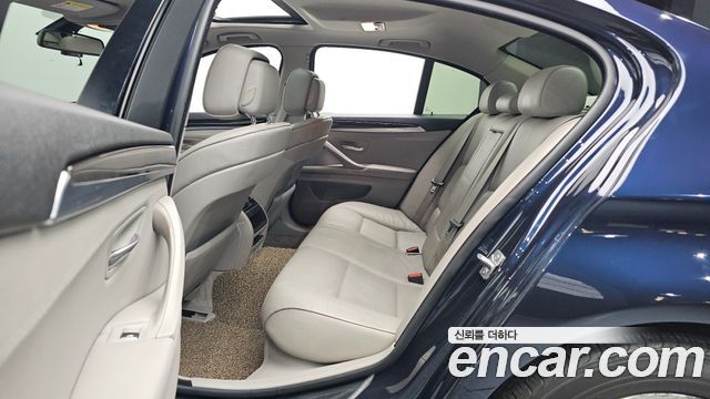 BMW 5-Series 2013 — photo 18