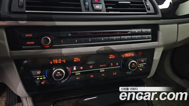 BMW 5-Series 2013 — photo 23