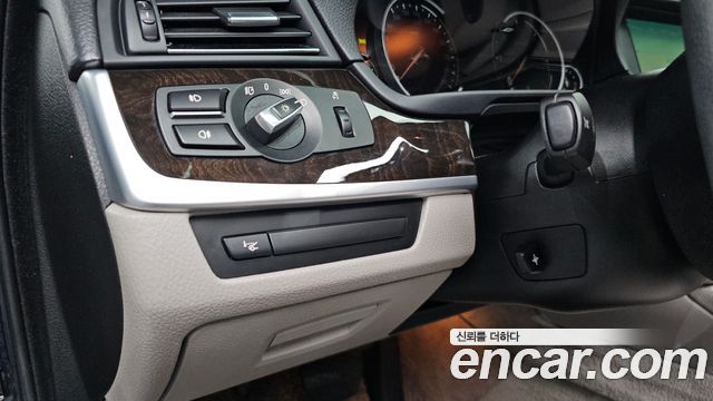 BMW 5-Series 2013 — photo 24